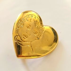 🪩 the variety club • baby heart pin